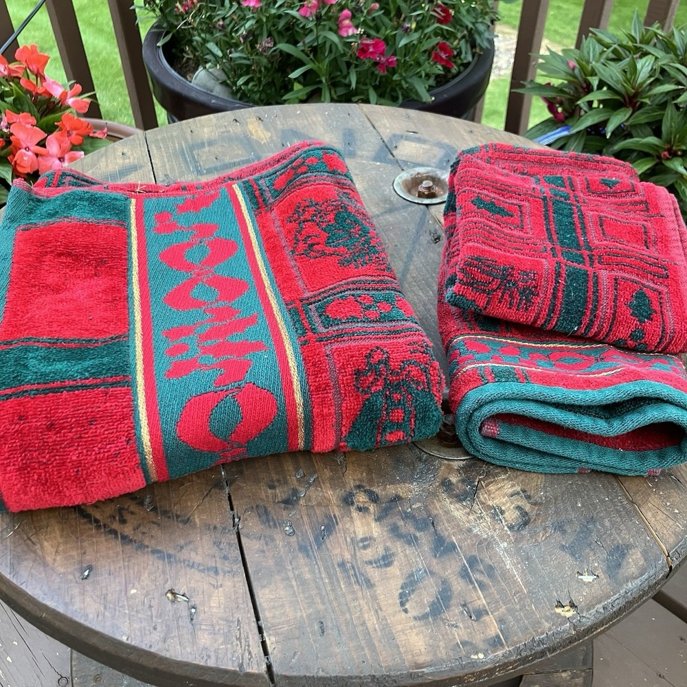Vintage Christmas Towel Set Lot of 3 Holiday Red Green Sleigh Ornaments Holly